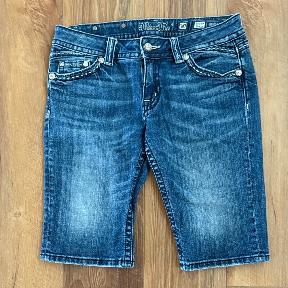 MISS ME Bermuda denim shorts women’s 30 *missing one metal button